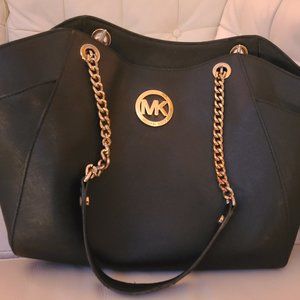 Black Michael Kors Jet Set Travel Large Chain Shoulder Tote